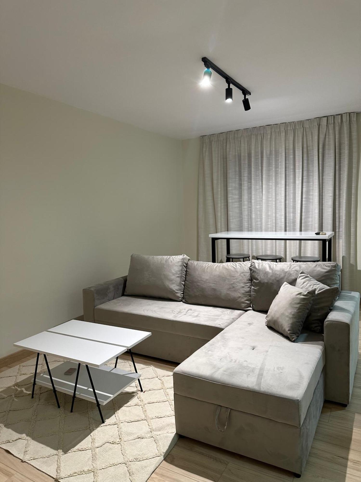 White Apartment, In The Center Of Tirana Extérieur photo